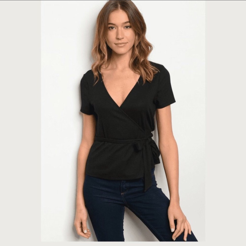 Black V-Neck Top 💕 NEW LISTING!!!!